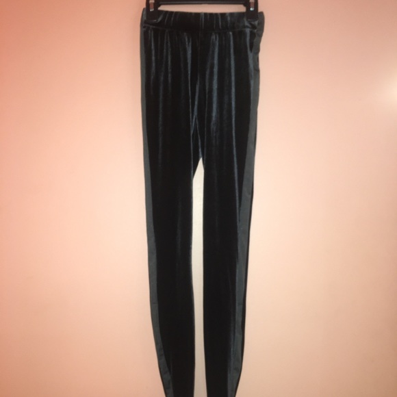 Aeropostale Size XS Velour/Velvet Leggings - Picture 1 of 3